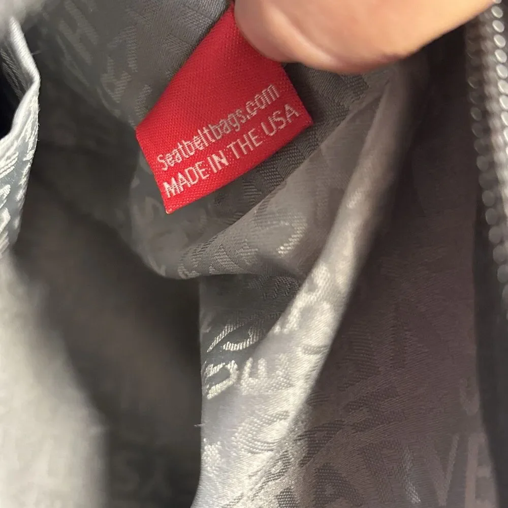 Harveys seatbelt handbag